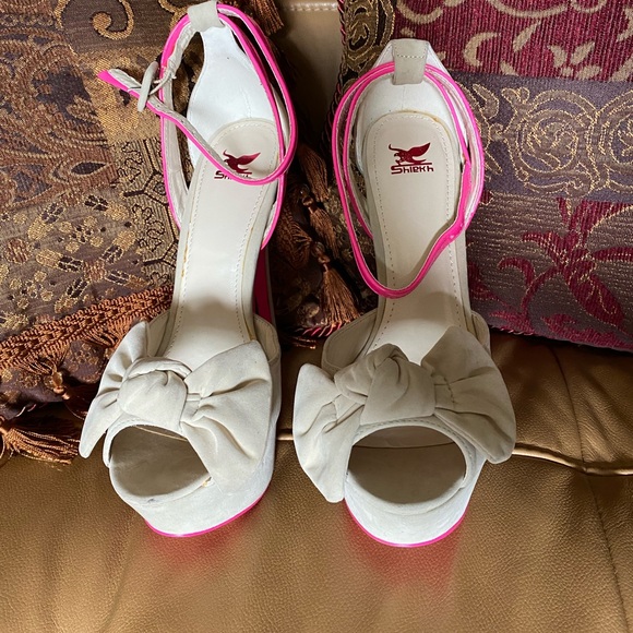 Shoes - Picture 2 of 4